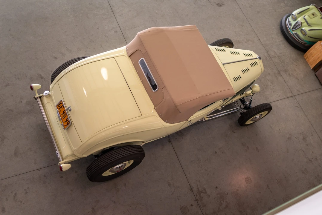 Ford Hot Rod - Image 25 of 31