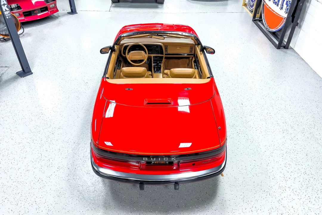 1990 Buick Reatta - Image 6 of 31