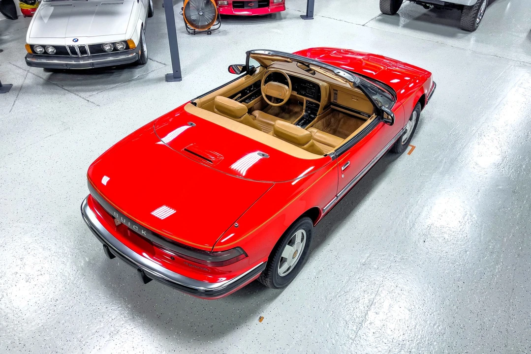 1990 Buick Reatta - Image 7 of 31