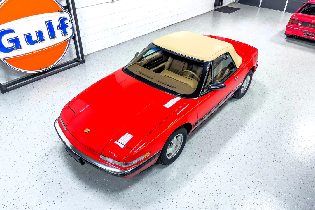1990 Buick Reatta - Image 18 of 31