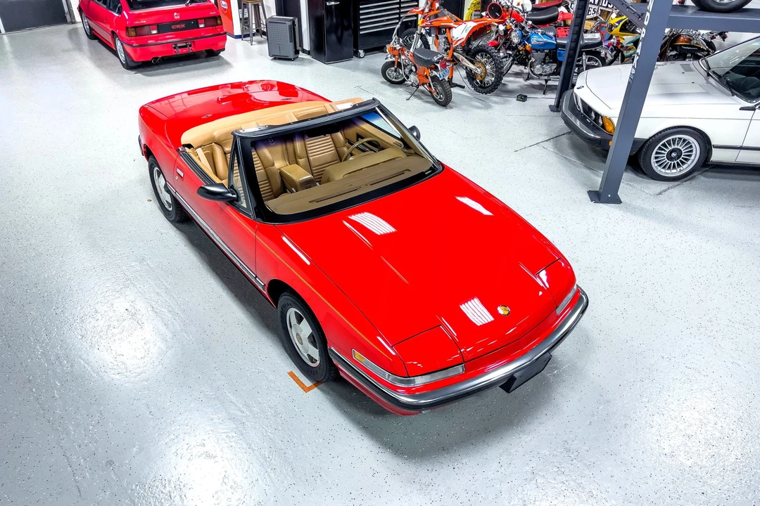 1990 Buick Reatta - Image 2 of 31