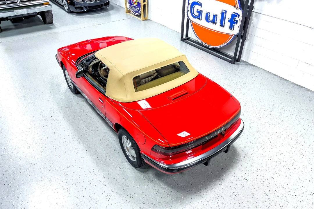 1990 Buick Reatta - Image 19 of 31