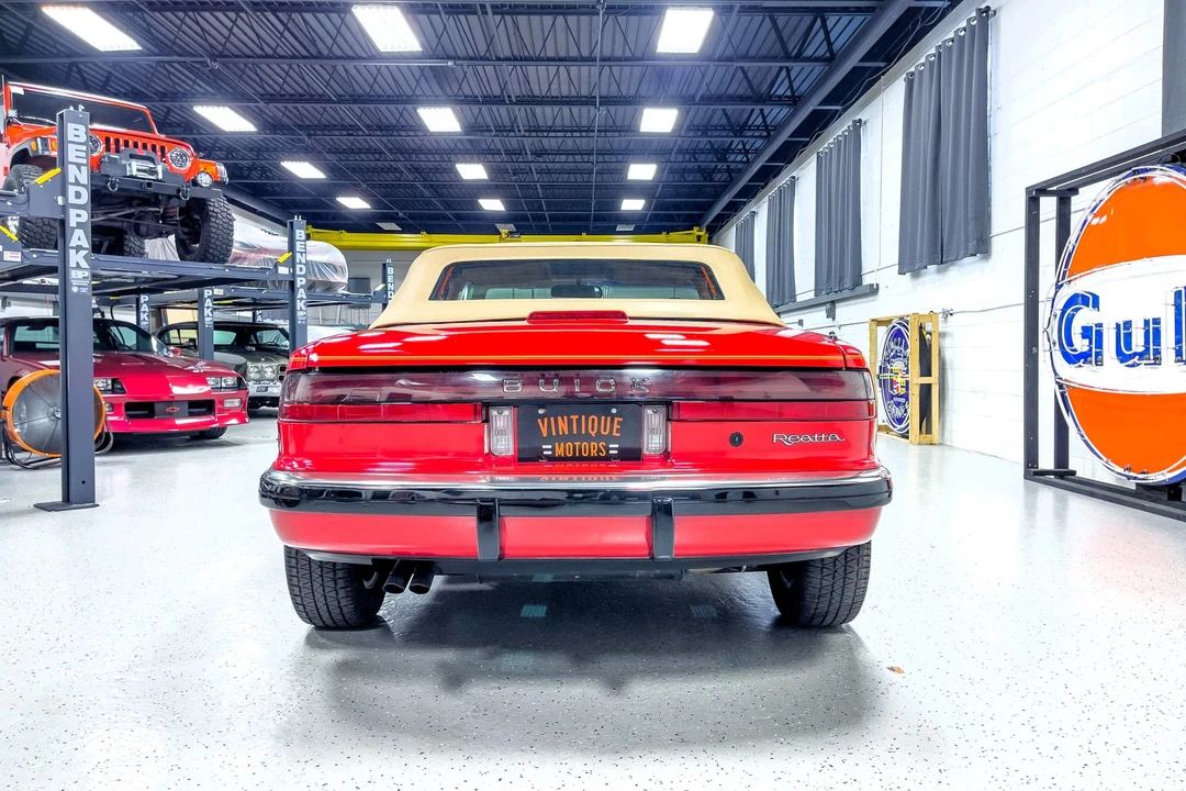 1990 Buick Reatta - Image 26 of 31