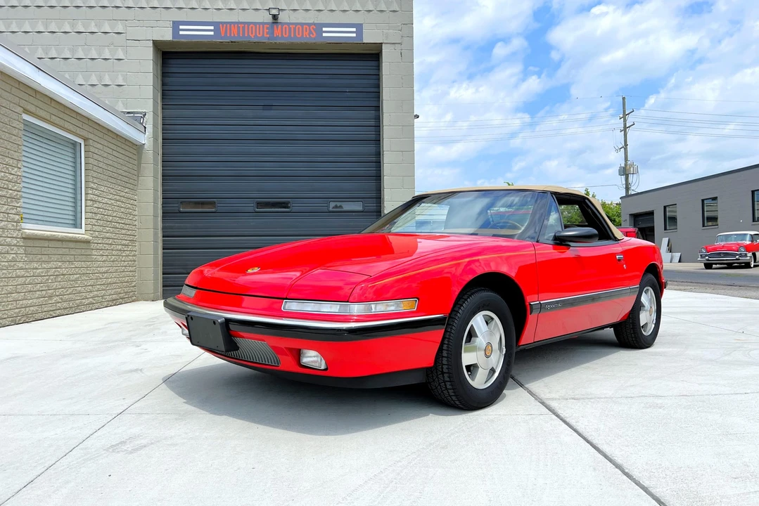 1990 Buick Reatta - Image 31 of 31