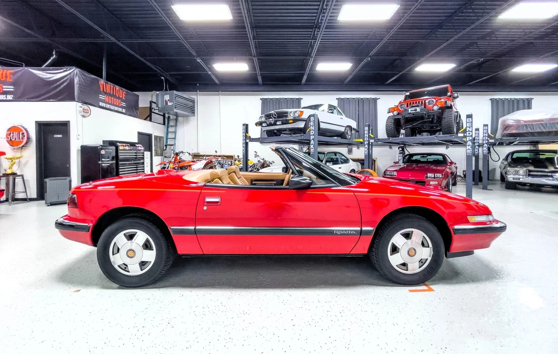 1990 Buick Reatta - Image 15 of 31
