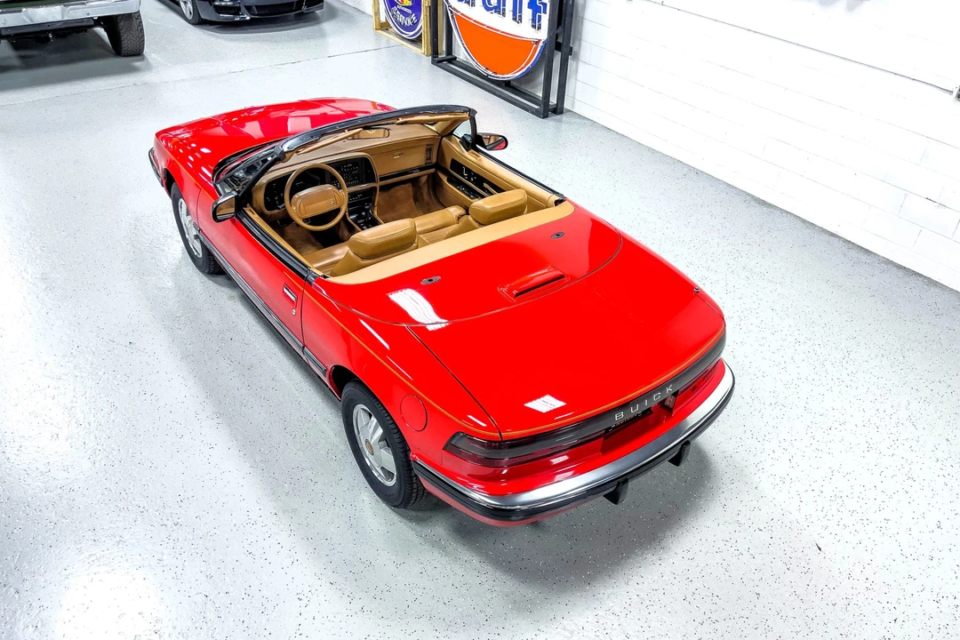 1990 Buick Reatta - Image 5 of 31