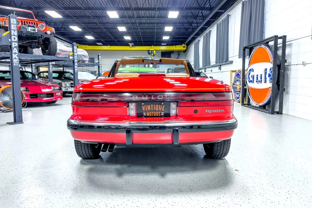 1990 Buick Reatta - Image 13 of 31