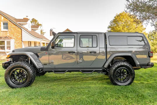 2020 Jeep JT Gladiator - Image 2 of 31
