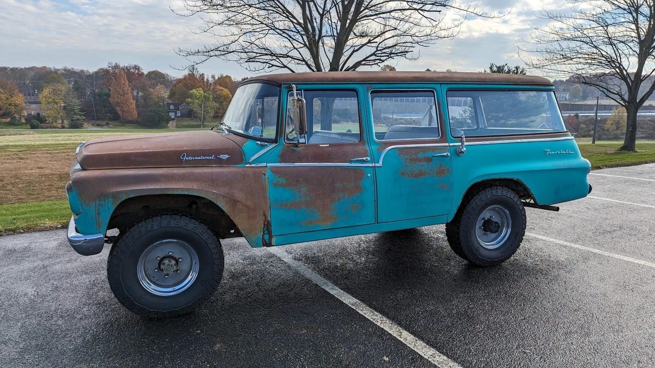 1962 International Harvester Travelall - Image 14 of 31