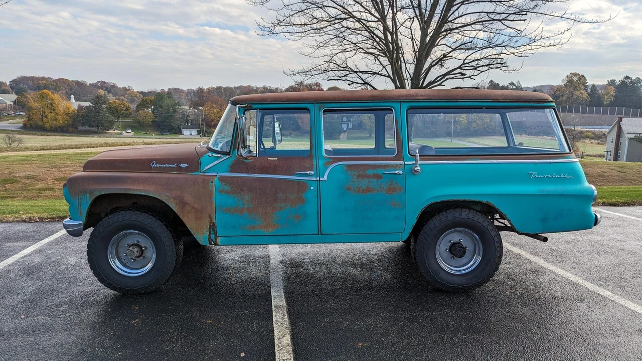 1962 International Harvester Travelall - Image 15 of 31
