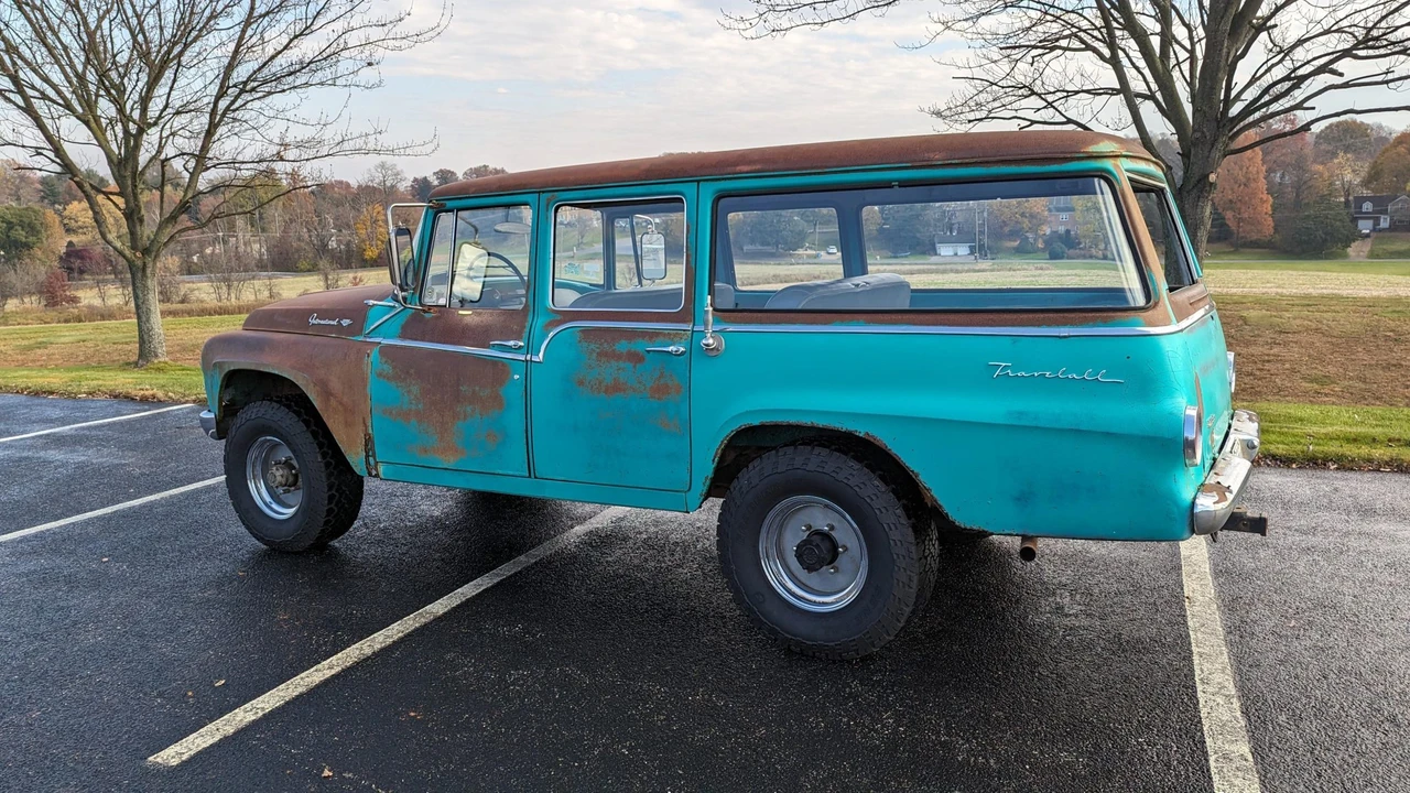 1962 International Harvester Travelall - Image 19 of 31