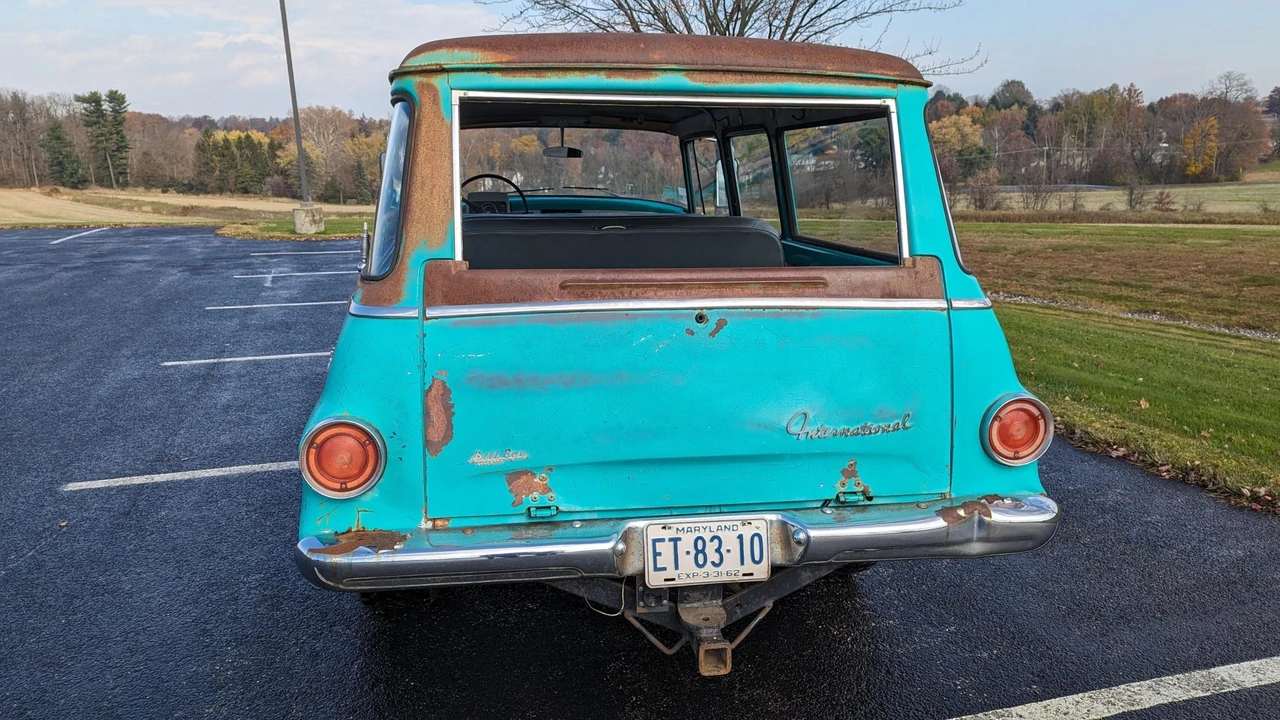 1962 International Harvester Travelall - Image 25 of 31