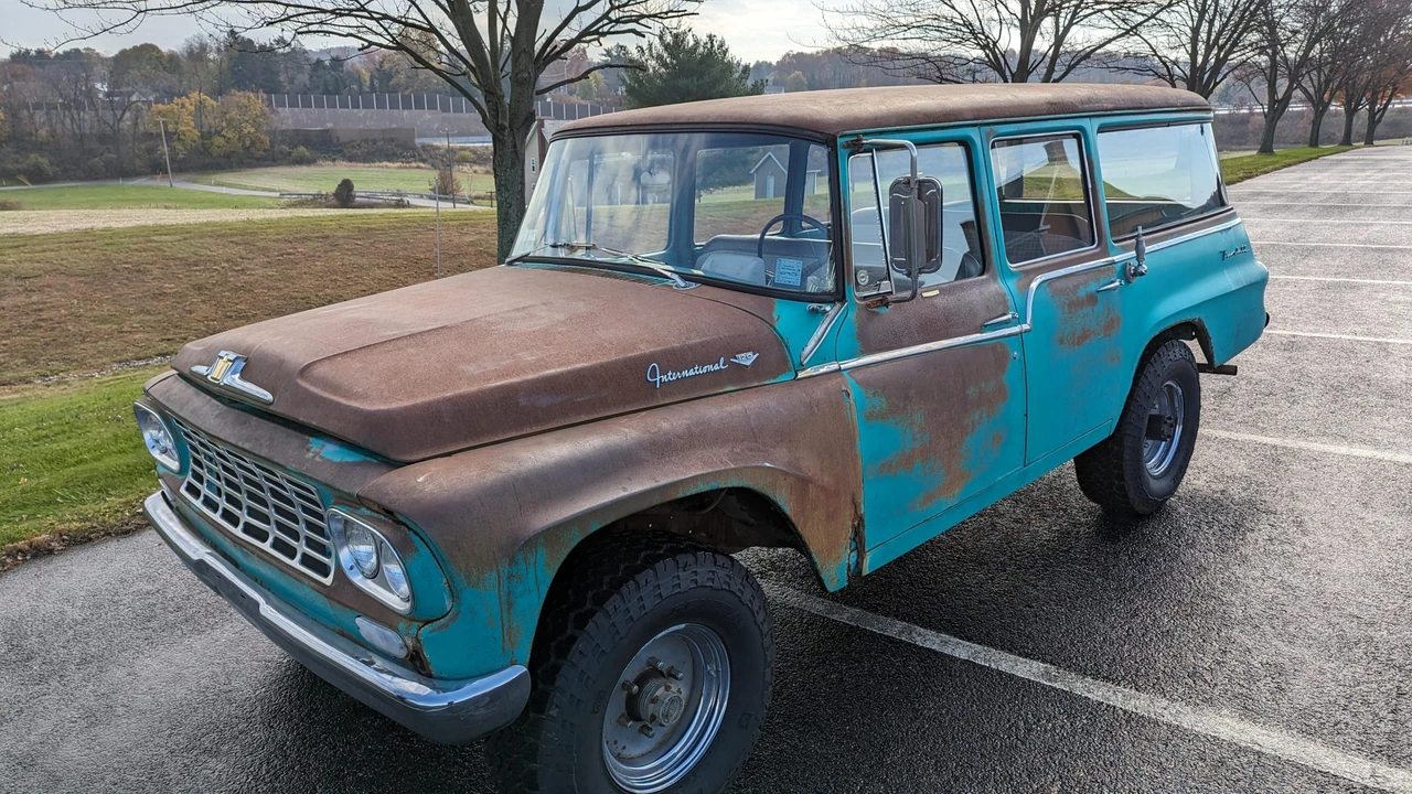 1962 International Harvester Travelall - Image 10 of 31