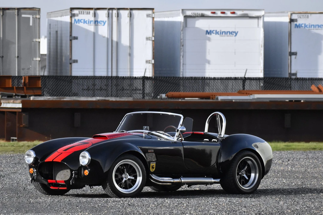 Shelby Cobra Replica - Image 15 of 31