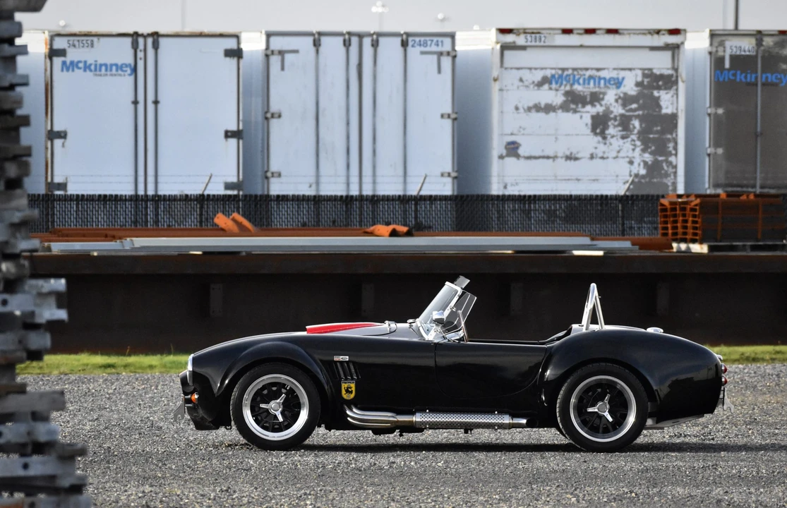 Shelby Cobra Replica - Image 16 of 31