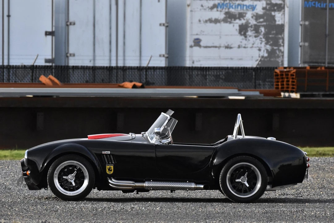 Shelby Cobra Replica - Image 17 of 31