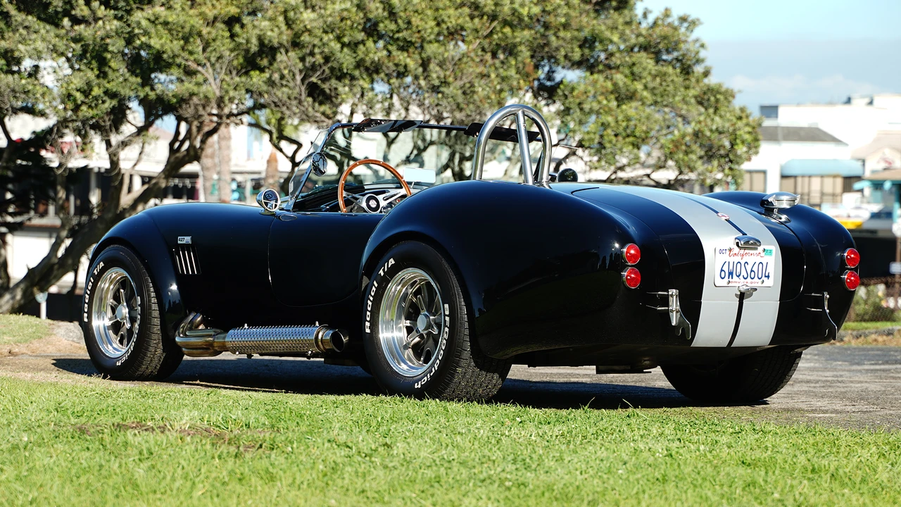 Shelby Cobra Replica - Image 11 of 31