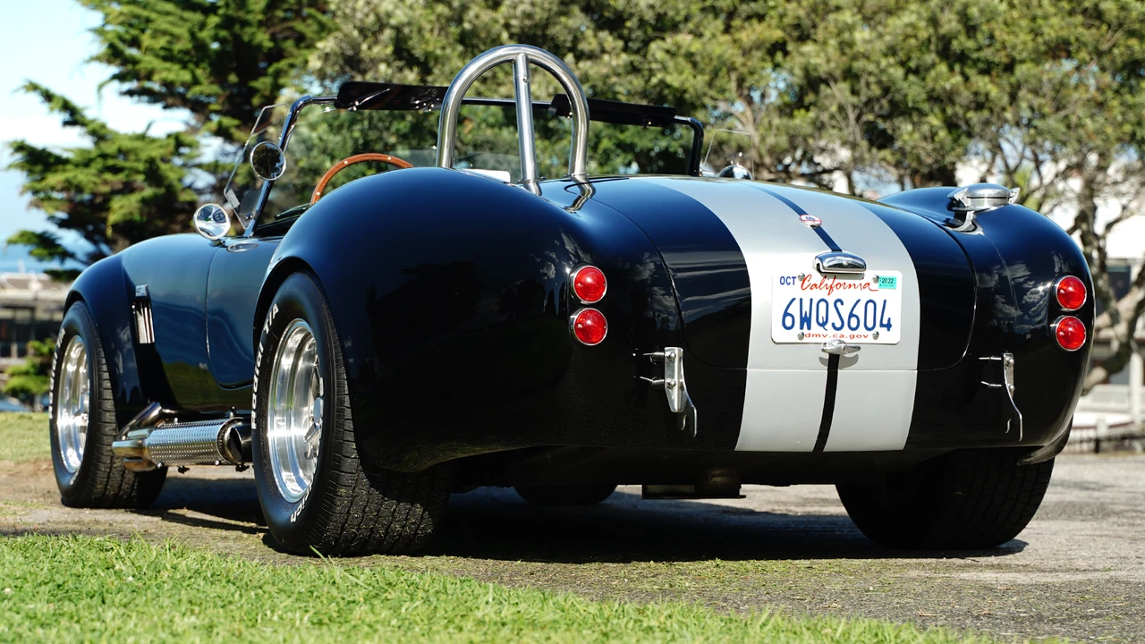 Shelby Cobra Replica - Image 16 of 31
