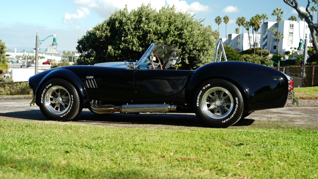 Shelby Cobra Replica - Image 10 of 31