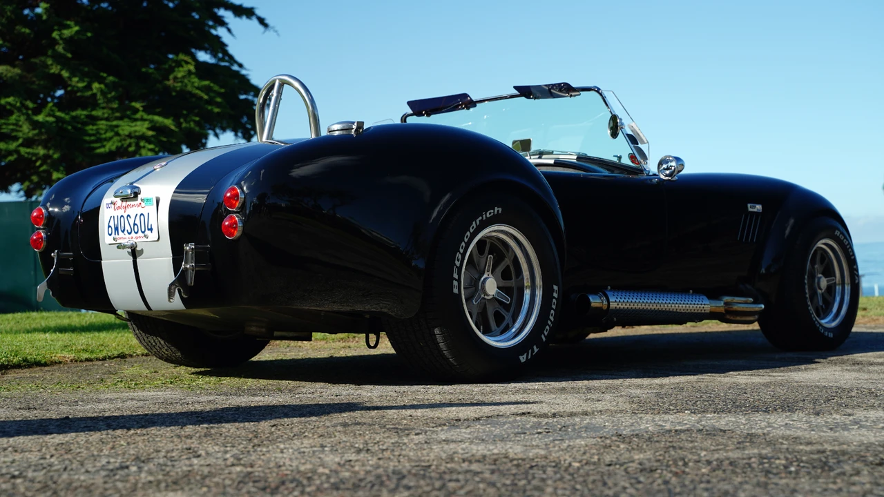 Shelby Cobra Replica - Image 21 of 31