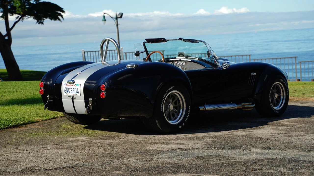 Shelby Cobra Replica - Image 20 of 31