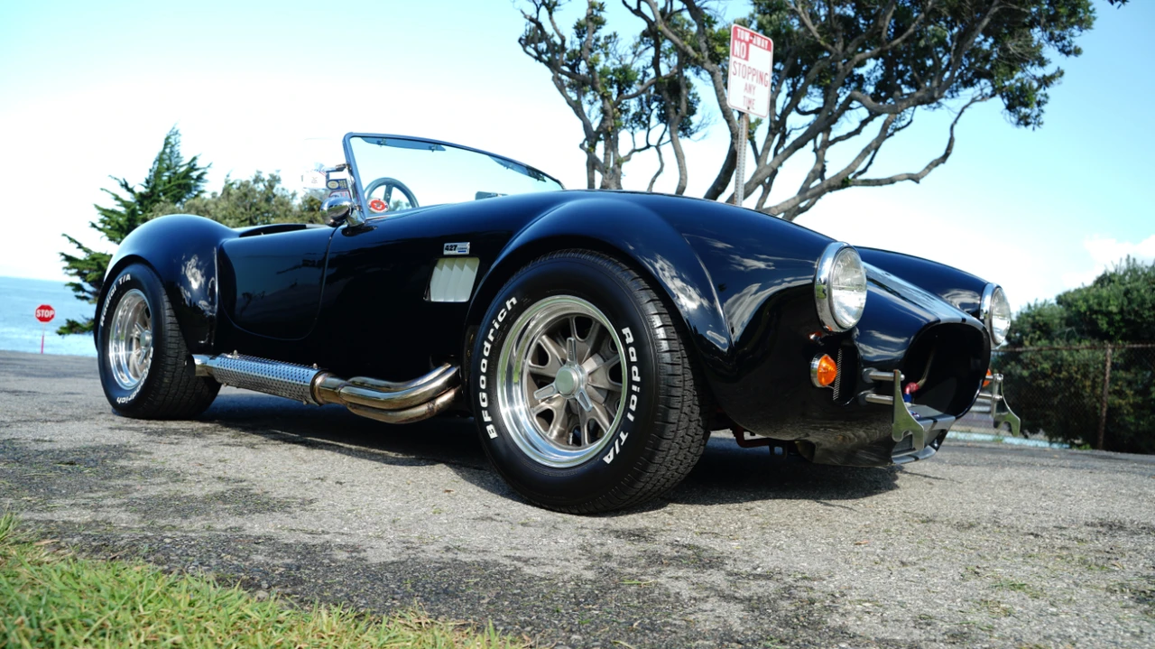 Shelby Cobra Replica - Image 24 of 31