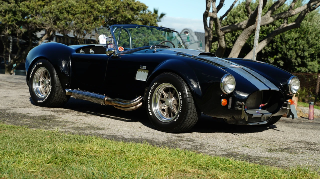 Shelby Cobra Replica - Image 23 of 31