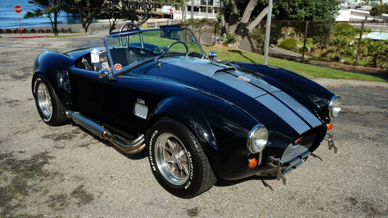 Shelby Cobra Replica - Image 26 of 31