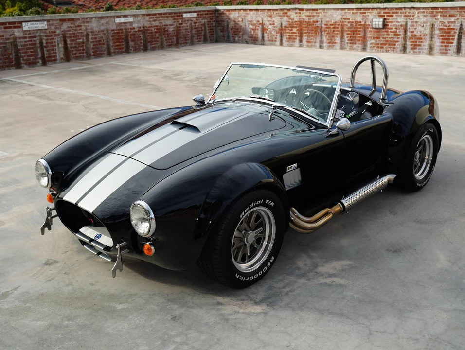 Shelby Cobra Replica - Image 5 of 31