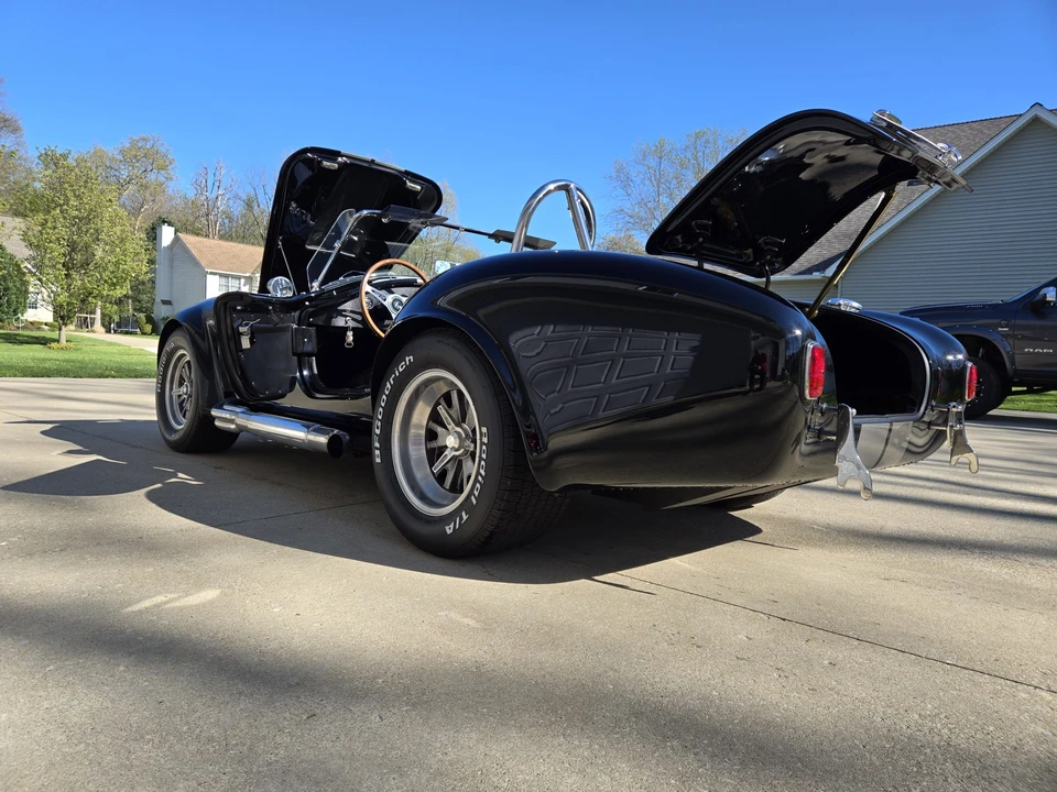 Shelby Cobra Replica - Image 19 of 31