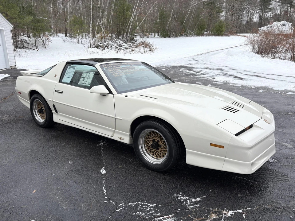 1989 Pontiac Firebird Trans Am 3rd Gen - Image 25 of 31
