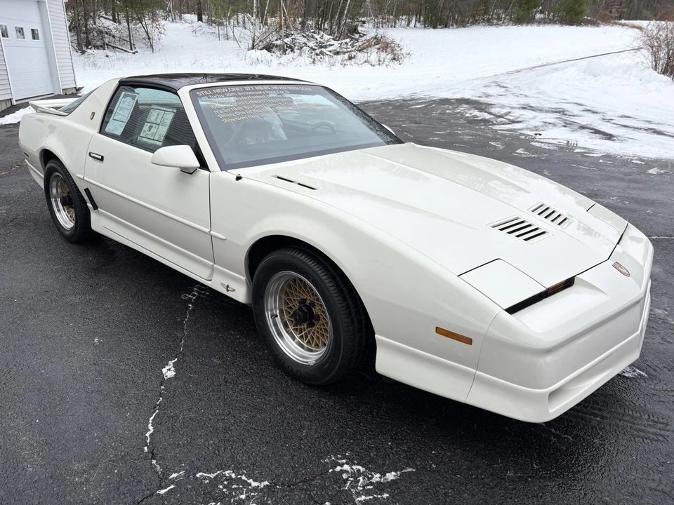 1989 Pontiac Firebird Trans Am 3rd Gen - Image 26 of 31