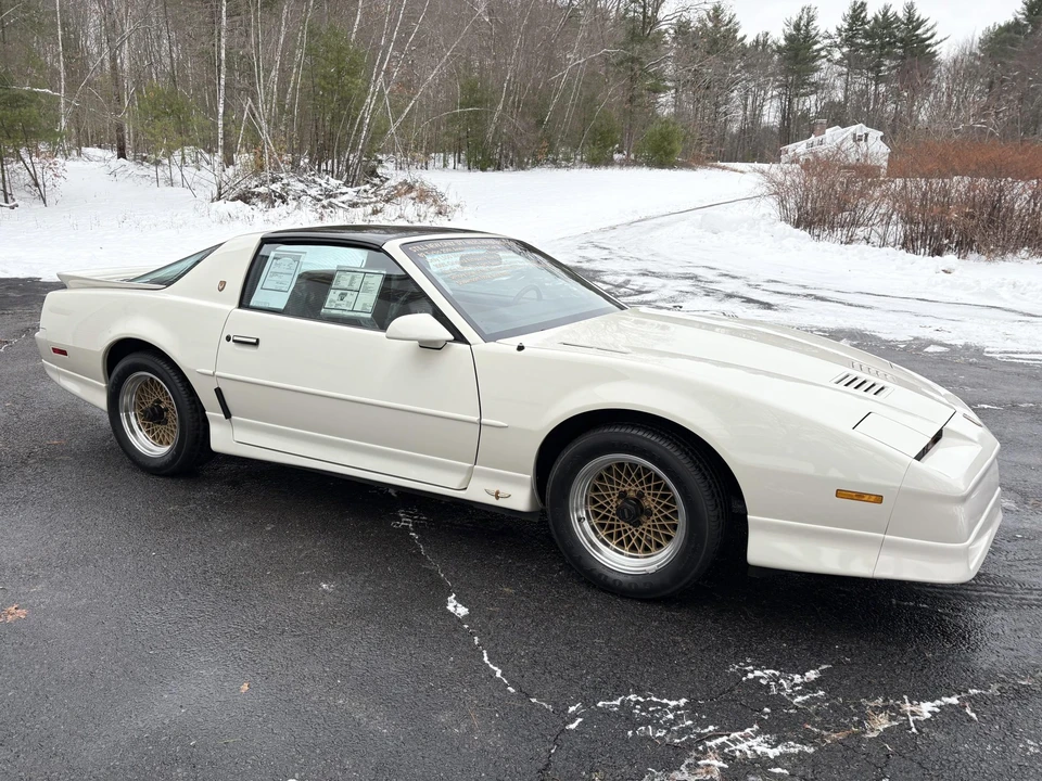 1989 Pontiac Firebird Trans Am 3rd Gen - Image 23 of 31