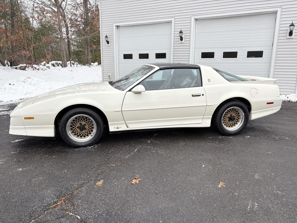 1989 Pontiac Firebird Trans Am 3rd Gen - Image 9 of 31
