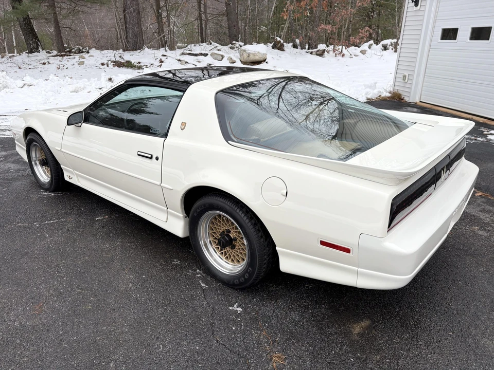 1989 Pontiac Firebird Trans Am 3rd Gen - Image 13 of 31