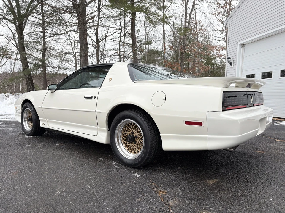 1989 Pontiac Firebird Trans Am 3rd Gen - Image 11 of 31