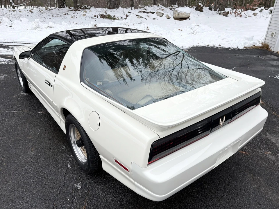 1989 Pontiac Firebird Trans Am 3rd Gen - Image 14 of 31