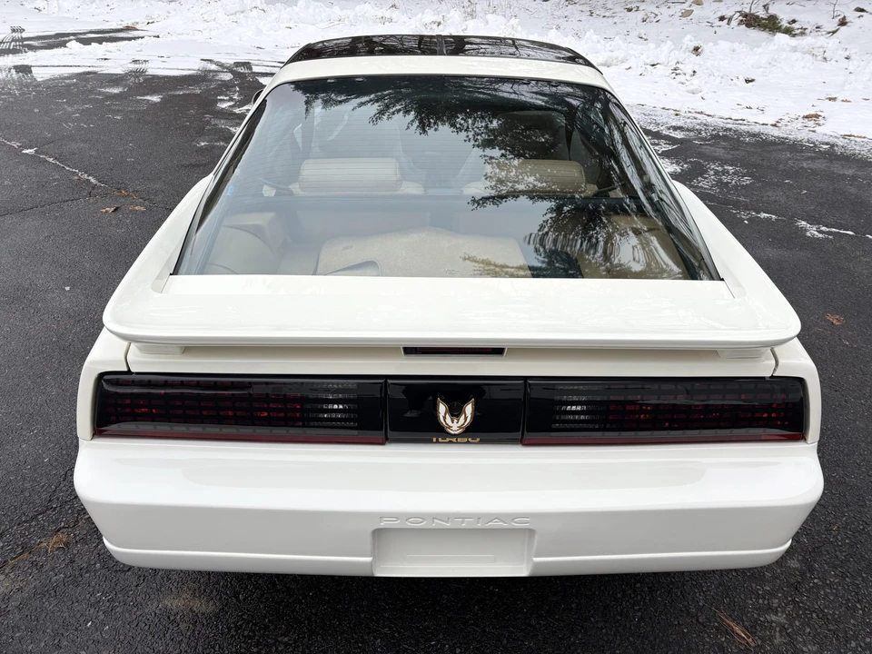 1989 Pontiac Firebird Trans Am 3rd Gen - Image 15 of 31
