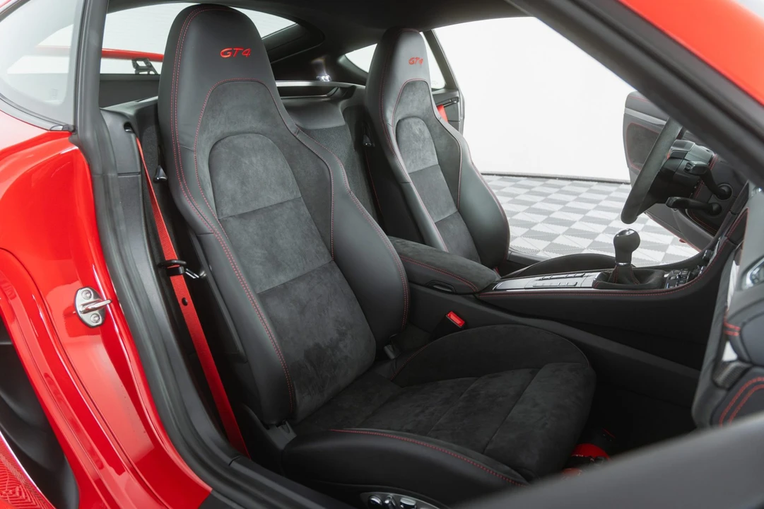 2020 Porsche 718 Cayman GT4 - Image 4 of 7