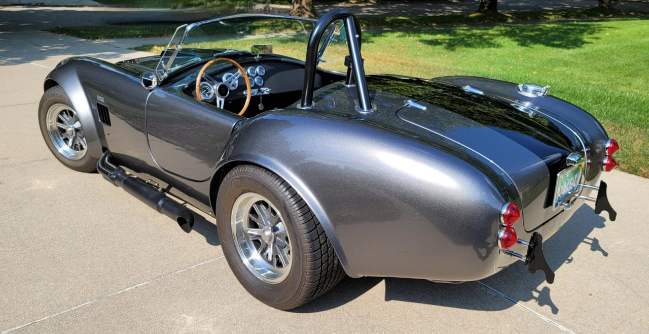 Shelby Cobra Replica - Image 25 of 31