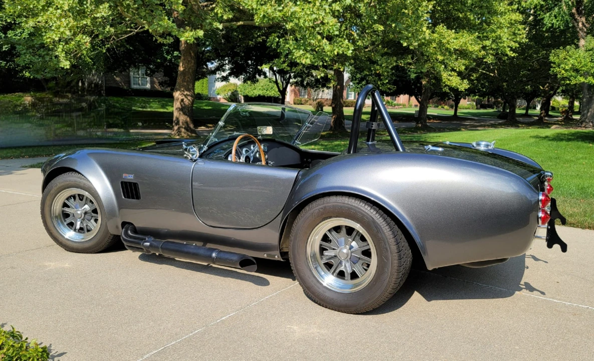 Shelby Cobra Replica - Image 23 of 31