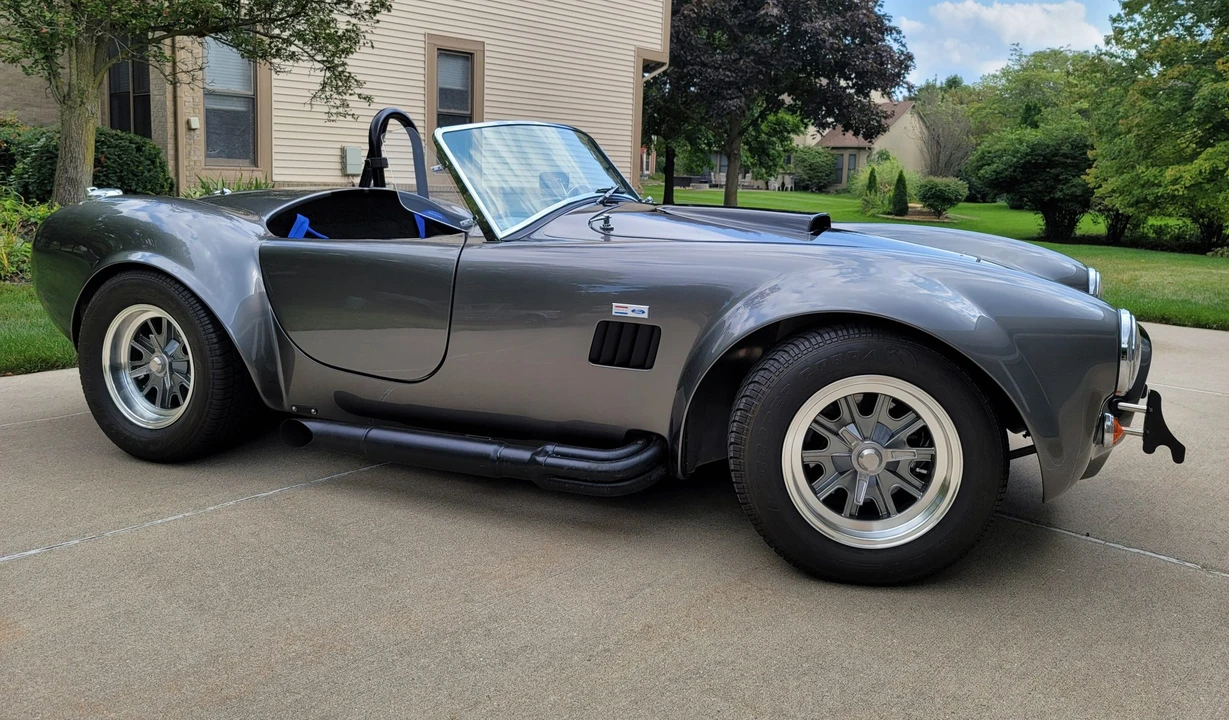 Shelby Cobra Replica - Image 2 of 31