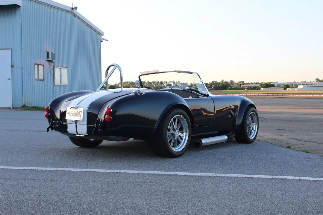Shelby Cobra Replica - Image 7 of 31