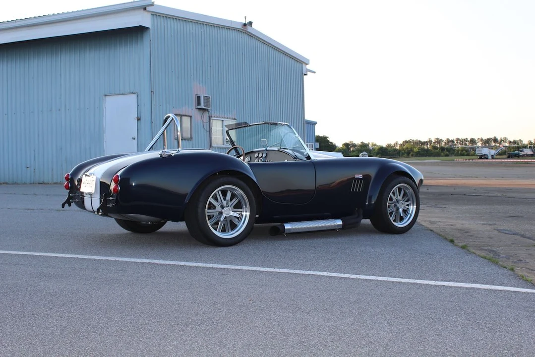 Shelby Cobra Replica - Image 6 of 31