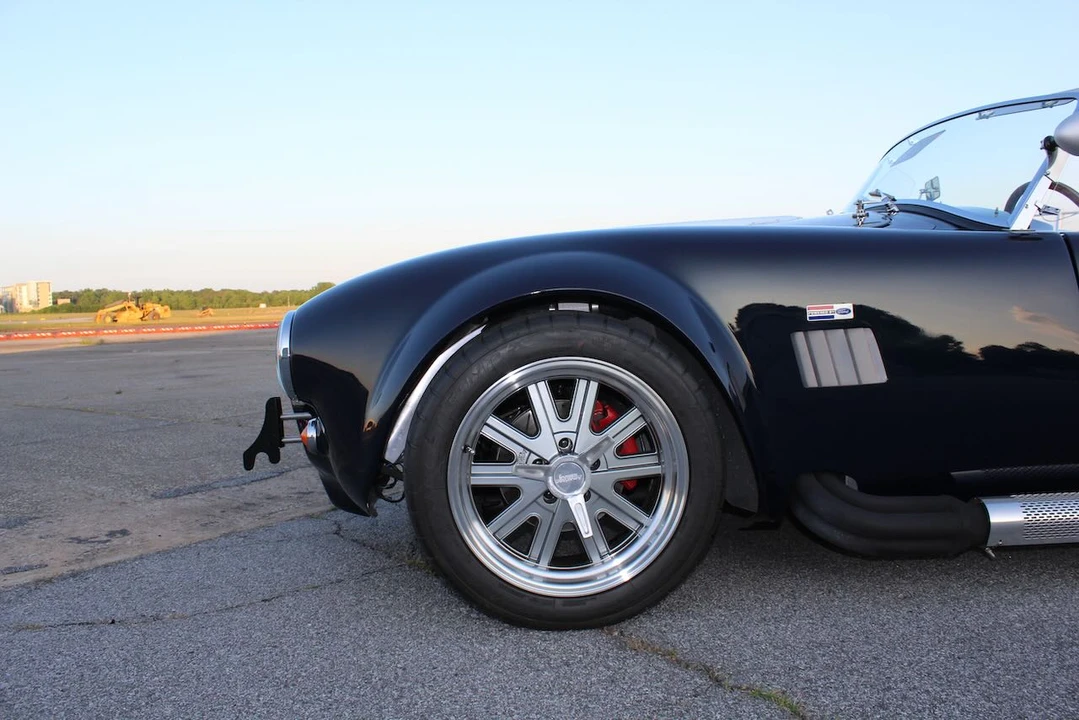 Shelby Cobra Replica - Image 28 of 31
