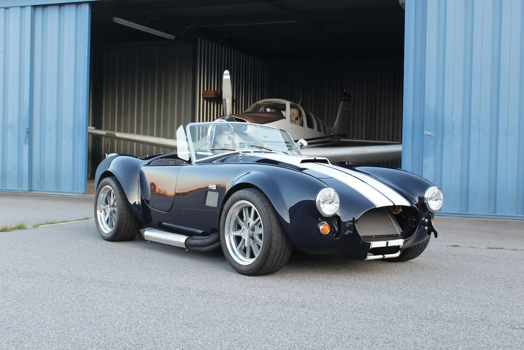 Shelby Cobra Replica - Image 3 of 31
