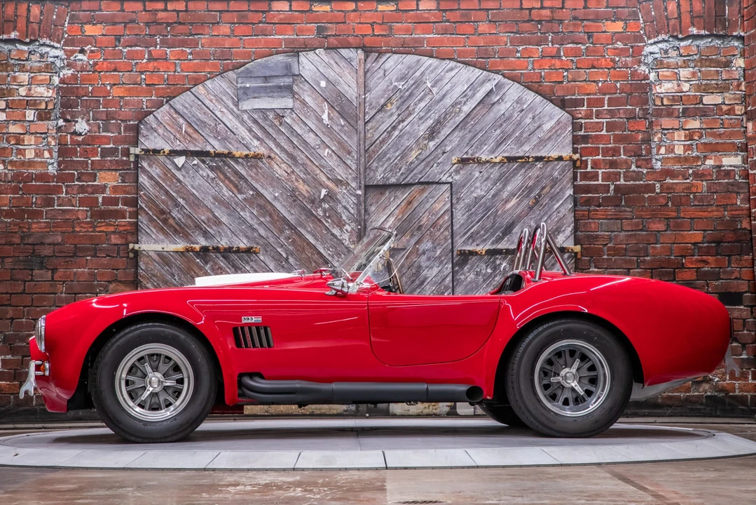 Shelby Cobra Replica - Image 8 of 31