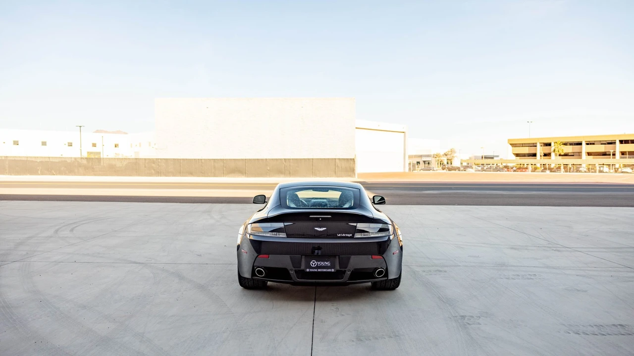 2011 Aston Martin V12 Vantage (2010-2018) - Image 6 of 31