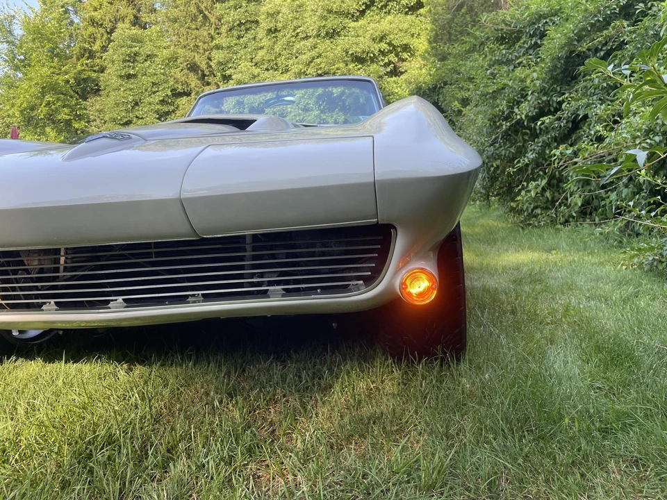 1963 Chevrolet Corvette C2 - Image 19 of 31