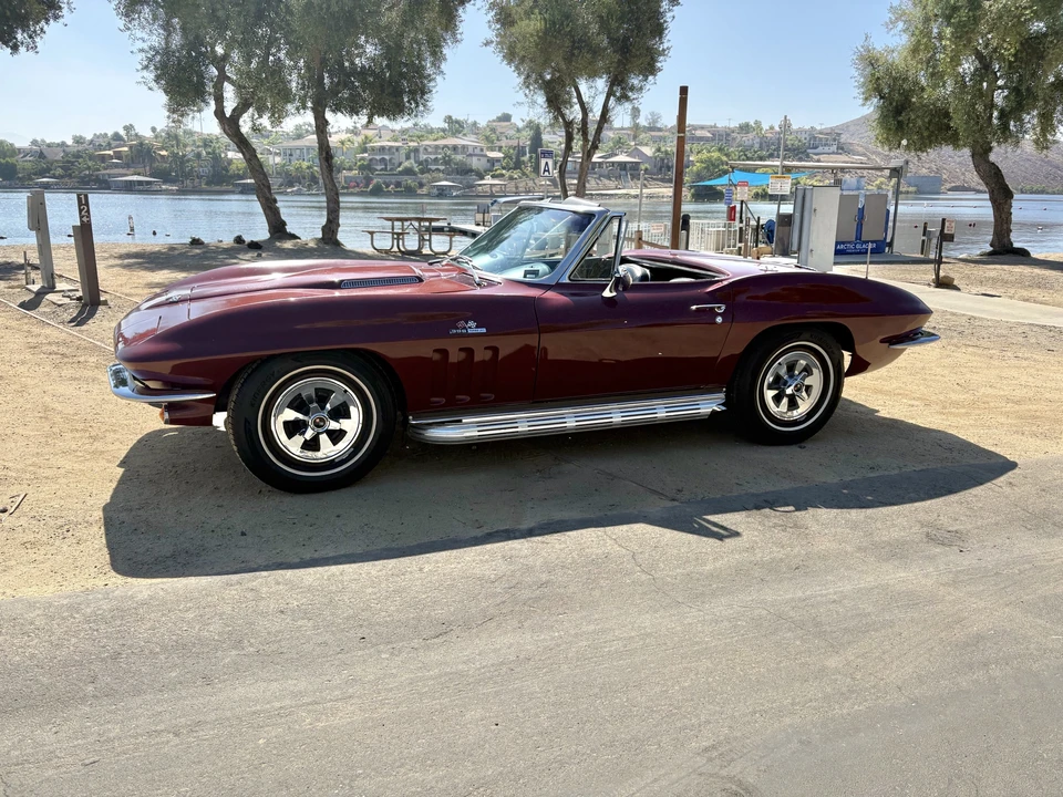 1965 Chevrolet Corvette C2 - Image 21 of 31